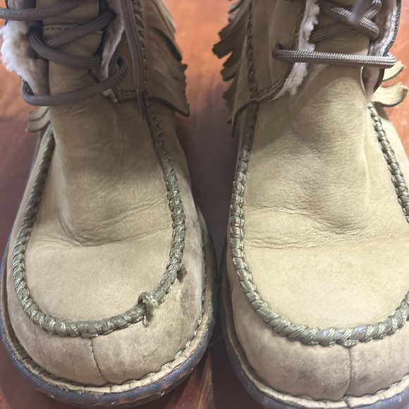 Ugg Boots with Fringe - Picture 8 of 10